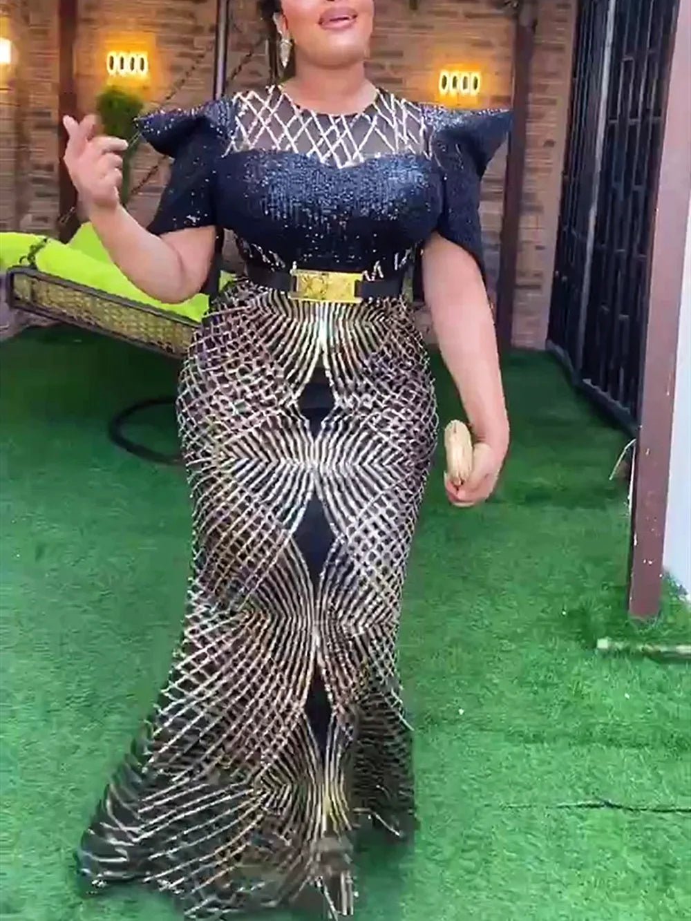 Elegant African Luxury Sequin Evening Dresses: Long Gowns for Women's Wedding Party Outfits - Flexi Africa - Flexi Africa offers Free Delivery Worldwide - Vibrant African traditional clothing showcasing bold prints and intricate designs